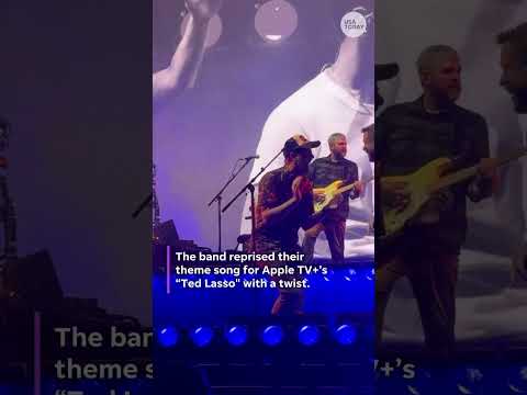 'Ted Lasso' stars join Mumford & Sons live on stage Shorts