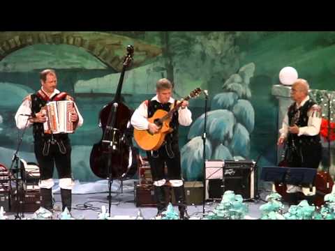 Ansambel Fantje z vseh vetrov-Gasilska veselica (v živo)