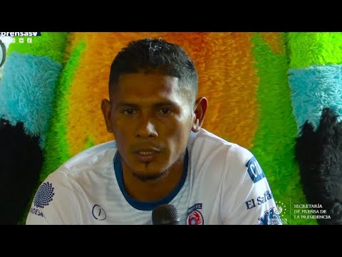 Capitán de equipo La Pirraya exhorta a sus compañeros en la World Winners Cup