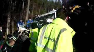 preview picture of video 'Snowman Rally 2010 - Getting a car out of a bad ditch'