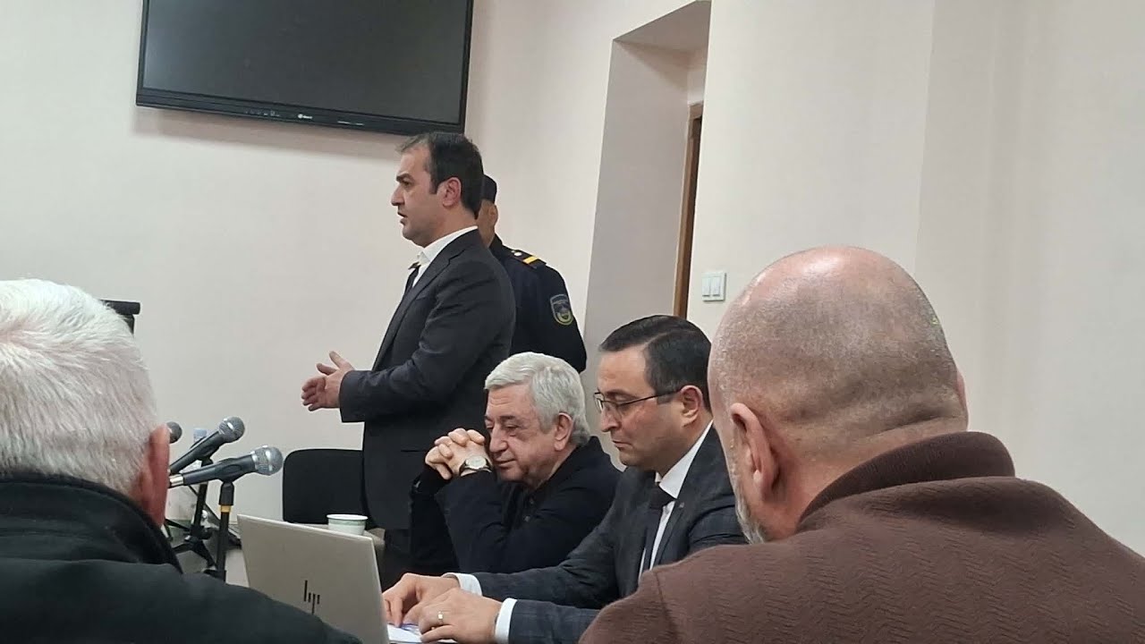 Դատախազի եւ Սերժ Սարգսյանի պաշտպանի հեգնանքով խոսակցությունը