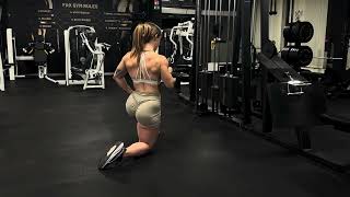 Kneeling One Arm Cable Row – High Row