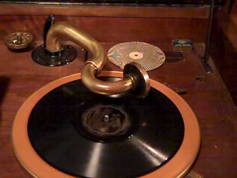 Bennie Krueger Johnny Marvin - Down Among the Sugar Cane - Roaring 20's.MP4