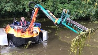 Amphibious Weed-Cutting Boat!