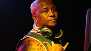 DJ Fresh & Absolute Touch (DJ Toxic, DJ Cue & DJ Mergs) -  Round In My Mind