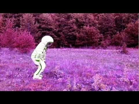 Dunndotta - the fantastic purple field jump