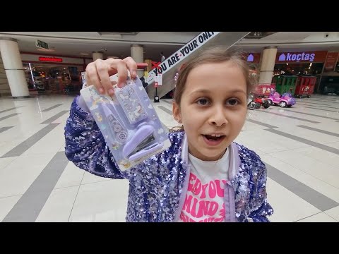 Nawaf with the girls! Lana's ice creams!