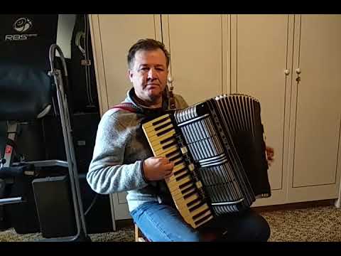 ROBI ZUPAN-VESELO Z AVSENIKI-HOHNER MORINO VM-UGLASEVANJE (TUNING):MARKO PLAZNIK