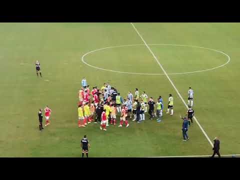 TORCIDA DO GRÊMIO NA ARENA NO CLÁSSICO GRENAL FAZENDO A FESTA.