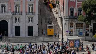 Un año de la tragedia del tranvía de Lisboa entre sombras y demandas