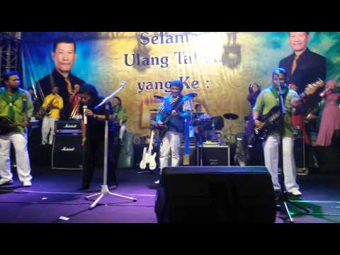 Konser akbar RHOMA IRAMA dan HERRY IRAMA  (adik kandung rhoma irama)  70.000 penonton tumpah ruah