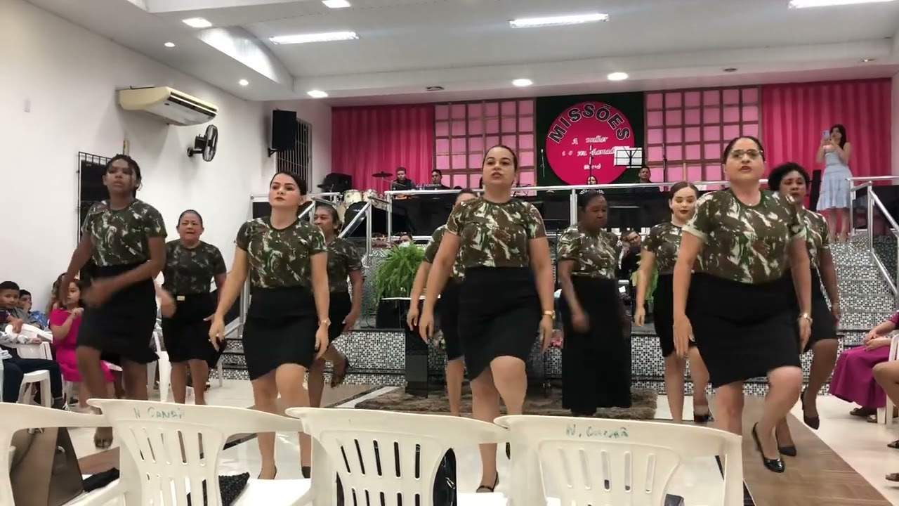 Apresentação das irmãs, no culto de missões
