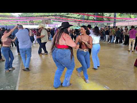 DANÇANDO FORRÓ NO ESTADO DO ESPÍRITO SANTO - AS MELHORES DO BHAILÃO "XOTE E VANERÃO"