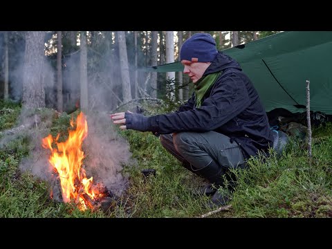 Solo Tarp Camping with a Fatwood Fire (English subtitles)