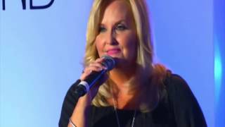 Karen Peck &amp; New River - Pray Now (Live)