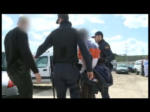 La policía desarticula una banda de butroneros