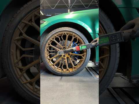 Why You NEED a Digital Torque Wrench for Wheel Bolts #tireshop #torquewrench #howto #didyouknow