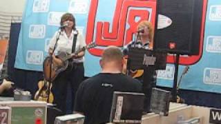 INDIGO GIRLS Galileo - J&R Music NYC - June 12, 2009