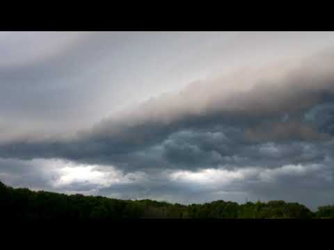 Shelf Cloud in Savanna,Illinois. Severe Warned Storm.