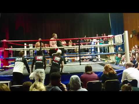 Main event! Billy Upton vs Mitchell Lynch!