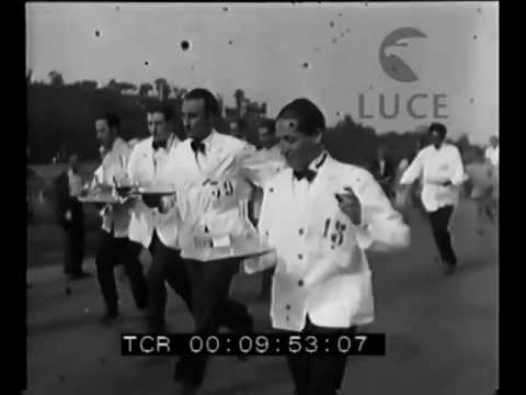 La corsa dei camerieri.