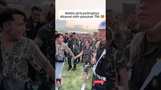 Download lagu ADELLA GIRLS DIKAWAL PASUKAN TNI #dangdut #dangdutkoplo #beranda mp3