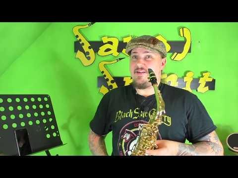 How to tune a Saxophone and my first tones - A beginners journey