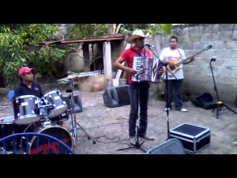 (POPURRI MEXICANO) DANNY BOOM Y SU GRUPO BRAGADO.mp4