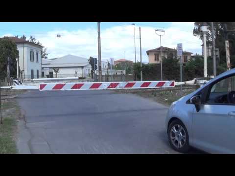 Passaggio a livello di via Pubblici Macelli in HD - Lucca / Level Crossing / ниво прелаза