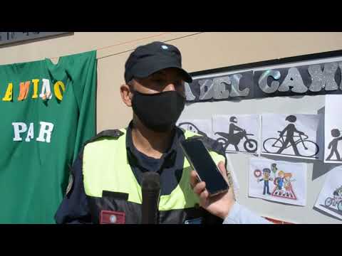 Alumnos primarios aprendieron sobre seguridad vial y pintaron una senda peatonal