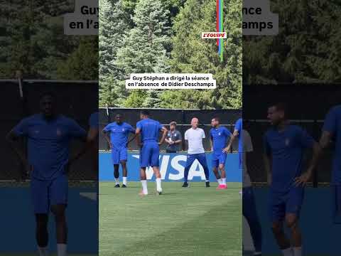 🏋🏻 La séance dirigée par Guy Stéphan en absence de Didier Deschamps #fifaworldcuponyt #coupedumonde