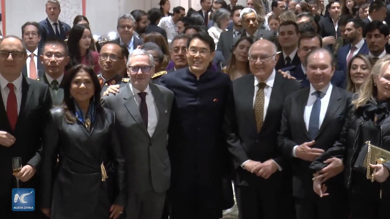 Celebran en Colombia el 77° aniversario de la fundación de la República Popular China