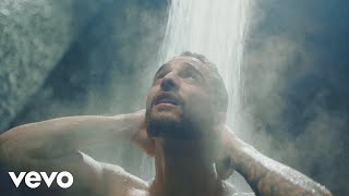 Maluma - Felices los 4 (Official Music Video)