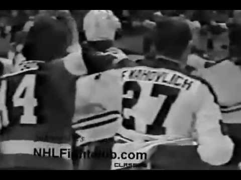 Hockeyfighters.cz  Dave Schultz vs Larry Robinson.wmv