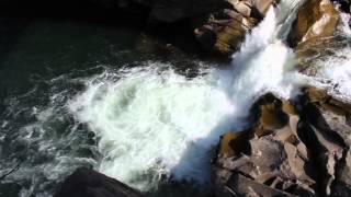 preview picture of video 'Водопад Пробой, Яремче. Waterfall Proboy. Yaremche'