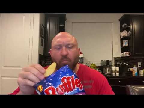 Мужик ест чипсы (мем тиктока, хорошее качество)