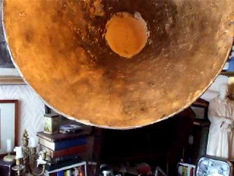 The EMG Presents : Peter Leschenco