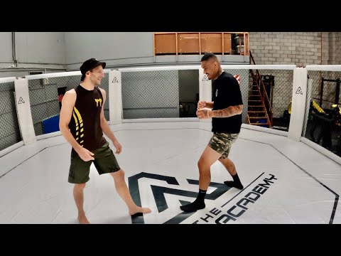 I got leg kicked from a UFC fighter 🤼‍♂️ vlog23