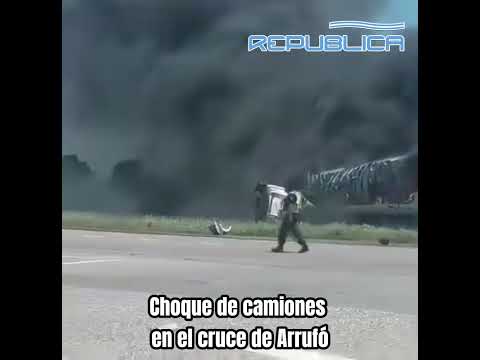 Dos muertos en choque de camiones en el cruce de Arrufó