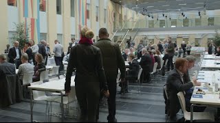 preview picture of video 'Ballerup Kommunes Nytårskur 2015 skydes i gang'