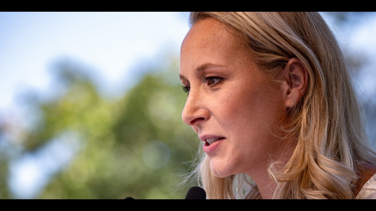 Pour Marion Maréchal, François Bayrou est un Premier ministre "provisoire et transitoire"