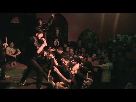 [hate5six] Caught In A Crowd - October 18, 2014 Video