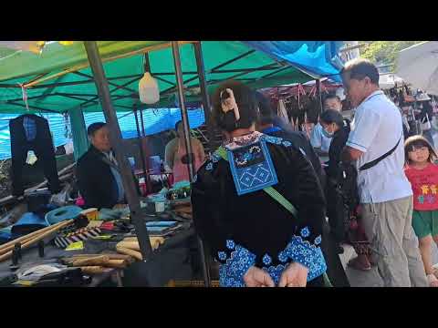 13 lub 2 hlis ntuj nyob roob tsuas ntj