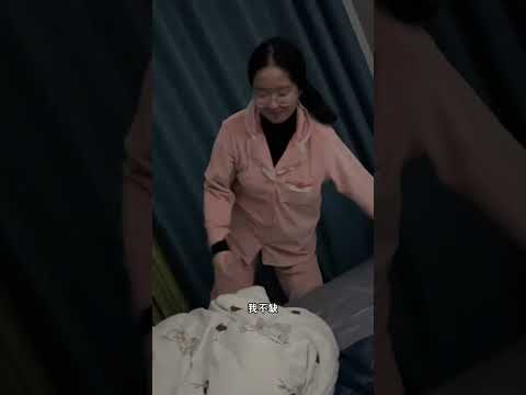 1米66的大个了还跟妈妈一起睡😂有同款的吗？骂了两句自己很有骨气的睡了两晚，看她抱自己的被褥我就知道她又想跟妈妈睡觉了#内容太过真实 #母女日常