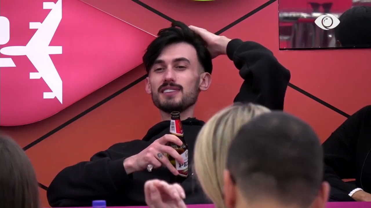 Bën debate në tavolinë buke për të marrë vëmendje/ Selin-Kristit: Thuaj bravo…