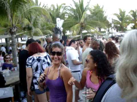 Sundays @ Nikki Beach