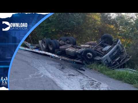Santa Catarina: Motorista morre após caminhão tombar em Seara