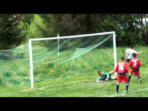 Mecz ligowy B-klasy: Lotniarz Bezmiechowa - Jawornik Czarna (3:1)