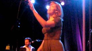 LAKE STREET DIVE -- &quot;HENRIETTE&quot;