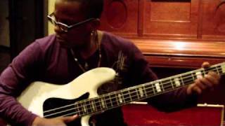 Video thumbnail for KIKI PLAYING BASS GUITAR + SABBADIUS FUNKASTIC COMPRESSOR.wmv by SABBADIUS Electronics